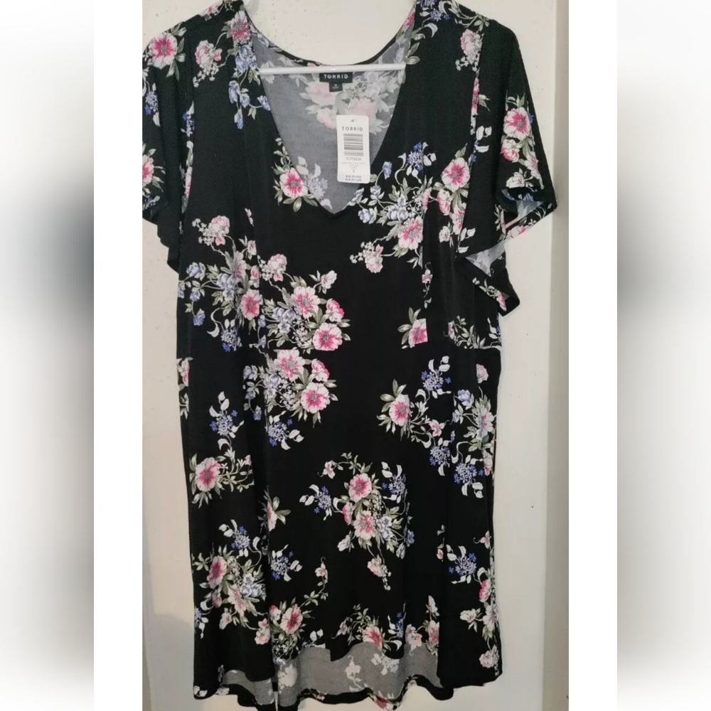 NEW 3X Torrid Black Floral Short Sleeve Tunic Top